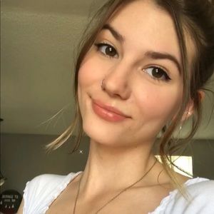 Meet your Posher, Sienna